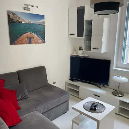 “jelin Dvor” 3+2, Bacvice, Apartman *