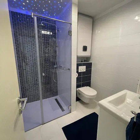 Apartman “jelin Dvor” 3+2, Bacvice,