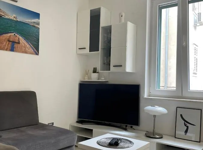 “jelin Dvor” 3+2, Bacvice, Apartment *