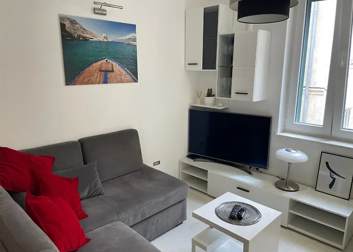 “jelin Dvor” 3+2, Bacvice, Apartment *