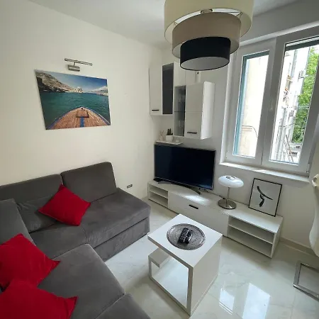 “jelin Dvor” 3+2, Bacvice,