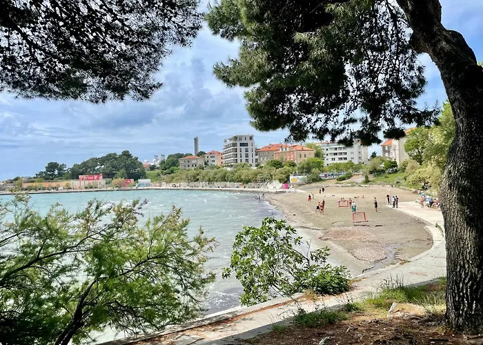 “jelin Dvor” 3+2, Bacvice, 스플리트