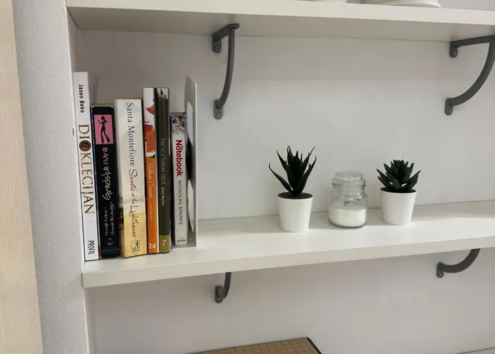 “jelin Dvor” 3+2, Bacvice, *